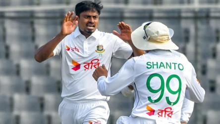 সাকিবের রাজত্ব ভেঙে ২৫০ উইকেট তাইজুলের