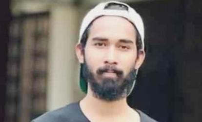 বন্ধুকে হত্যার পর রক্তমাখা কুড়াল হাতে থানায় আত্মসমর্পণ