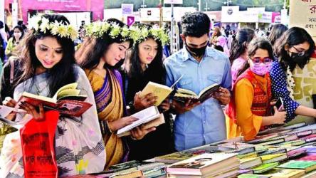 দুপুরে পর্দা উঠছে একুশে বইমেলার, উদ্বোধন করবেন প্রধানমন্ত্রী