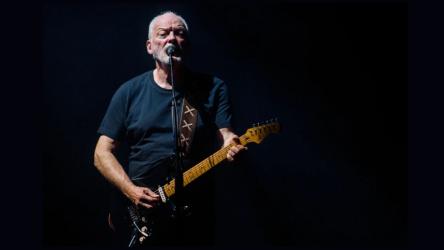 রেকর্ড দামে বিক্রি পিংক ফ্লয়েডের ‘ব্ল্যাক স্ট্র্যাট’ গিটার, দাম ১৪.৬ মিলিয়ন ডলার