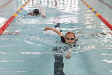 টাওয়ার হ্যামলেটসে বিনামূল্যে সাঁতার কর্মসূচি আরো বড় হচ্ছে