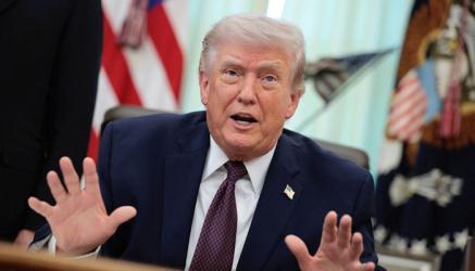 নতি স্বীকার না করলে নৌ-অবরোধের মাধ্যমে ইরানকে কোনঠাসার ইঙ্গিত ট্রাম্পের