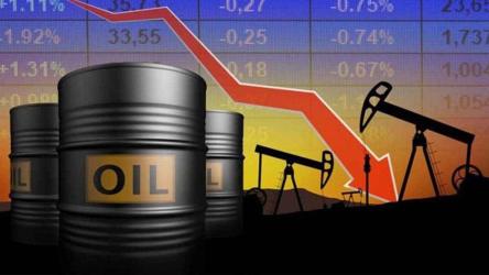 ইসরাইল-লেবানন যুদ্ধবিরতির পর আরও কমল তেলের দাম