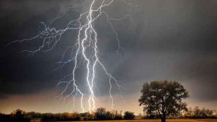 সুনামগঞ্জে বজ্রপাতে শিক্ষার্থীসহ ৫ জনের মৃত্যু