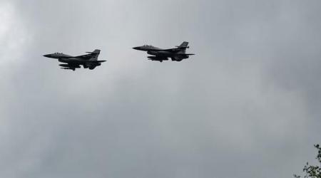 ছবি তুলছিল পাইলট, মাঝ আকাশে ২ যুদ্ধবিমানের সংঘর্ষ