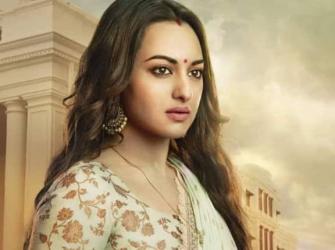 বাড়ির নাম \'রামায়ণ\' রাখা নিয়ে বিতর্ক, কটাক্ষের মুখে সোনাক্ষী