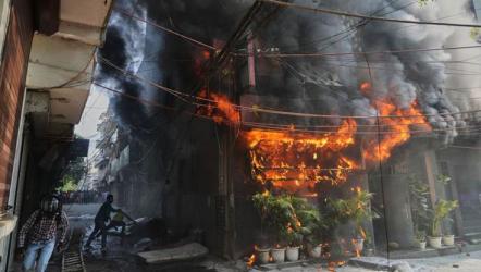দিল্লির আবাসিক হোটেলে ভয়াবহ আগুন, নিহত ২০