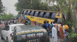 সিরাজগঞ্জে বাসচাপায় অটোভ্যানের ৩ যাত্রী নিহত