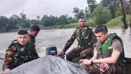 চট্টগ্রামে ৪ লাখ মানুষ পানিবন্দি, ৭ উপজেলায় সেনা মোতায়েন