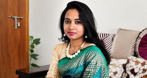 শিক্ষিকার মাথায় ছাত্রীর মায়ের ৪ কোপ, চারটি আঙুল বিচ্ছিন্ন
