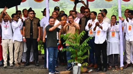 শিক্ষার্থীদের প্রতিবছর একটি করে গাছ লাগানোর আহ্বান প্রধানমন্ত্রীর