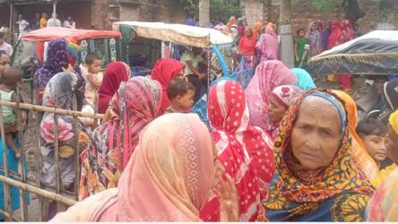 চাঁপাইনবাবগঞ্জে বিদ্যুৎস্পৃষ্ট হয়ে ৩ জনের মৃত্যু