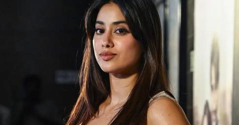 বিতর্ক পেছনে ফেলে নতুন স্বপ্নে জাহ্নবী