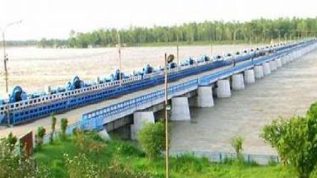 ১৩ সেন্টিমিটার ওপর দিয়ে বইছে তিস্তার পানি