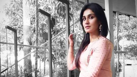 ট্রেনে ‘ব্লেড হাতে হামলা’ করে অভিনেত্রী গ্রেপ্তার, যা জানা গেল