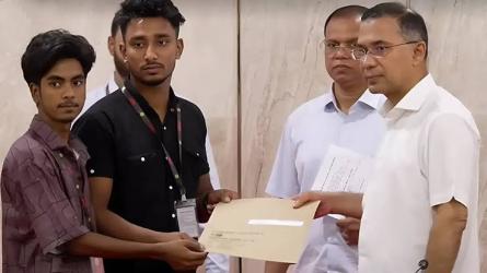 জুলাই অভ্যুত্থানে শহীদ পরিবারের ৭৪ জনকে চাকরির নিয়োগপত্র দিলেন প্রধানমন্ত্রী