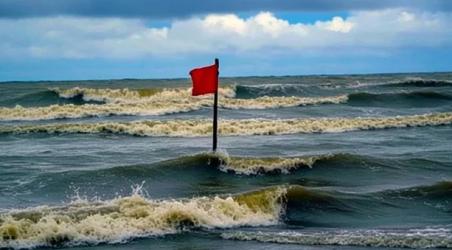 চার সমুদ্রবন্দরে ৩ নম্বর সতর্কসংকেত