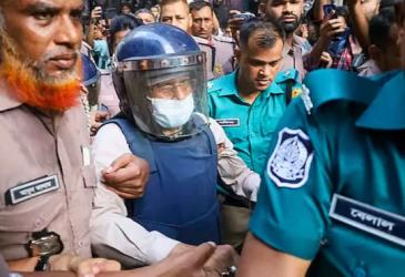 কাঠগড়ায় মাথা নিচু করে ছিলেন গাজী নজরুল, কাঁদছিলেন প্রথম স্ত্রী