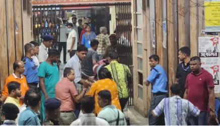 কলকাতায় দুর্গাপূজার মণ্ডপে পদদলিত হয়ে নিহত ২০